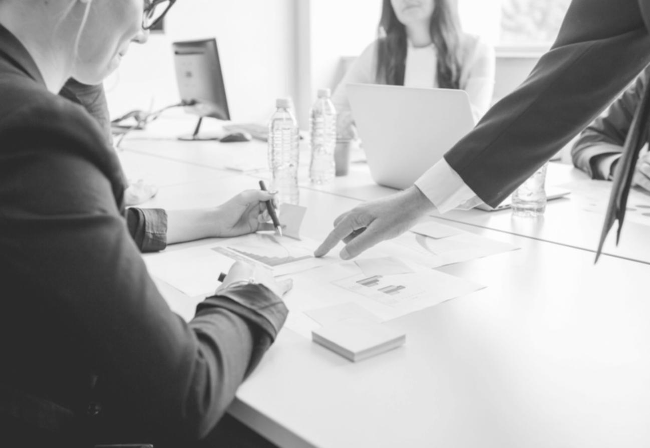 Budget presentation training environment showing practical learning setup